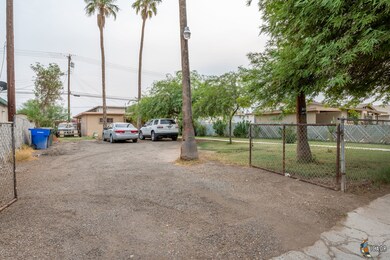 855 El Centro Ave, El Centro, CA 92243 - photo 3