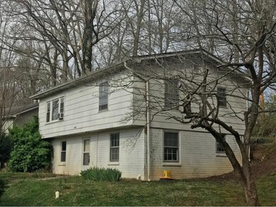 2303 Abbott Dr, Johnson City, TN 37601 - photo 4