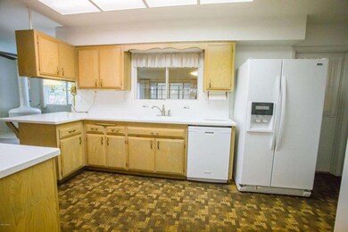 9901 W La Jolla Cir S, Sun City, AZ 85351 - photo 4