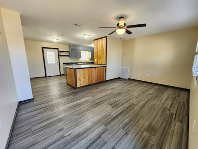 145 Carol Cir, Fitzgerald, GA 31750 - photo 2