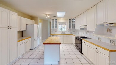 3380 Holt Cir, Pensacola, FL 32526 - photo 7