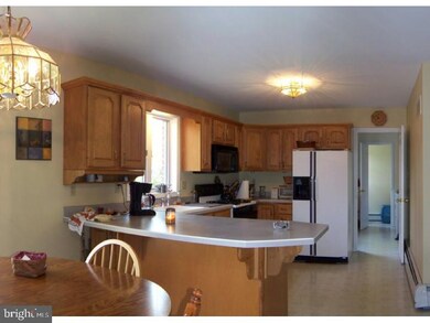 3795 Limeport Pike, Zionsville, PA 18092 - photo 5