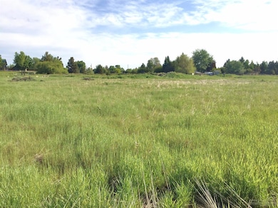 21486 Hyde Ln, Bend, OR 97701 - photo 2