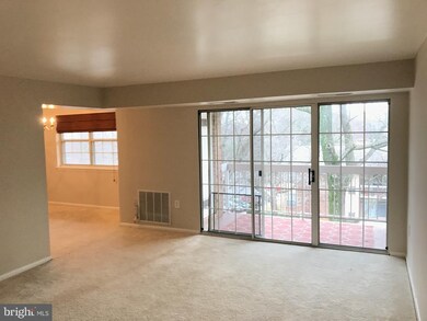 1906 Wilson Ln unit 201, McLean, VA 22102 - photo 3
