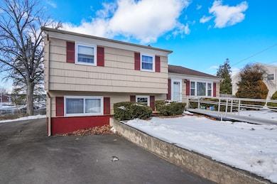 Note the large driveway!