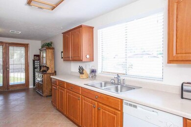 Bright & Open Kitchen