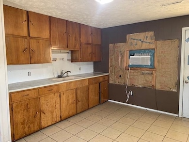 727 Elm St, Minneapolis, KS 67467 - photo 7