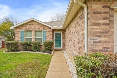 9008 Glen Falls Ln, Denton, TX 76210 - photo 2