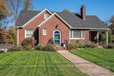 628 W 8th St, Newton, NC 28658 - photo 2