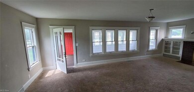 Spare room with carpet flooring