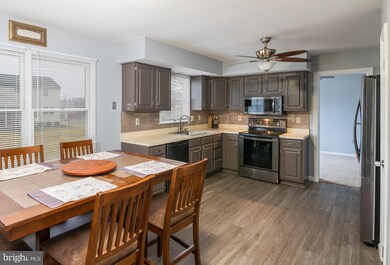 1748 Crowder Ave, Reading, PA 19607 - photo 2