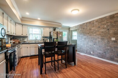 6802 Beard Ct, Louisville, KY 40228 - photo 6