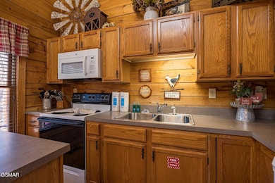 1628 Ginnys Trail, Sevierville, TN 37876 - photo 4