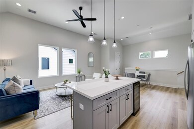 846 Elkhart St unit E, Houston, TX 77091 - photo 5