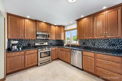 710 Chestnut Ct, Algonquin, IL 60102 - photo 5