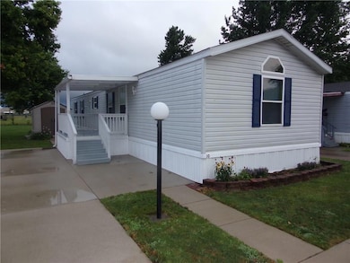 10 Camelot Dr unit 10, Wapakoneta, OH 45895 - photo 2