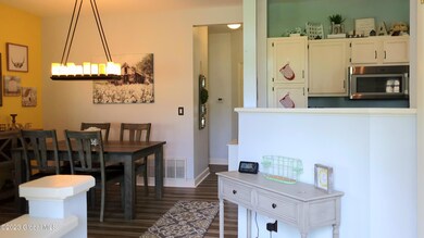 611 Apex Ln, Troy, NY 12182 - photo 3