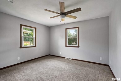 2417 W 44th St, Davenport, IA 52806 - photo 7
