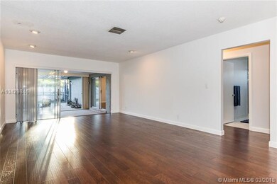 580 Oakwood Ln, Weston, FL 33326 - photo 5