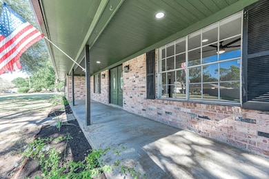 405 Karlis Dr, Alvin, TX 77511 - photo 6