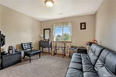 1223 Spruce Cir unit B, Lynden, WA 98264 - photo 2