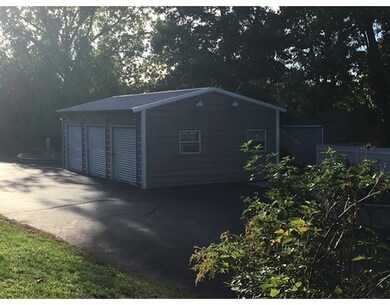 437 Johnny Appleseed Ln, Leominster, MA 01453 - photo 4