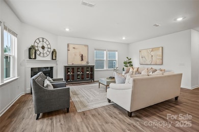 Digital Image Similar