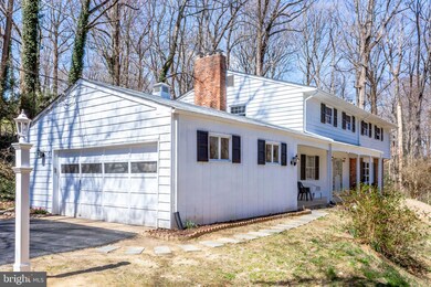 3300 Barkley Dr, Fairfax, VA 22031 - photo 4