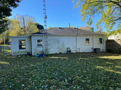 717 E Walnut St, Marion, IN 46952 - photo 2