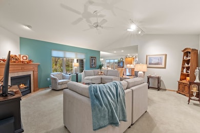 100 Schubert Ln unit 16, Fond Du Lac, WI 54935 - photo 5