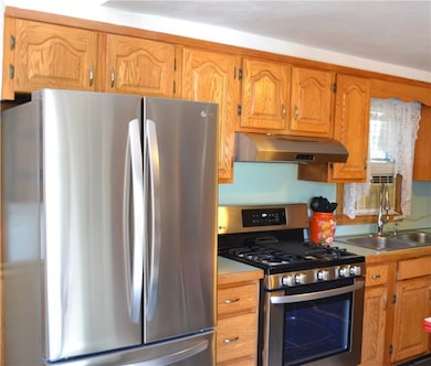 239 Summer St, Cranston, RI 02910 - photo 4