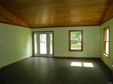 Dining/living room