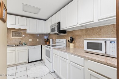 1130 Beach Blvd unit 307, Biloxi, MS 39530 - photo 7