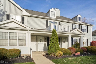 23514 Grist Mill Ct unit 4, Olmsted Falls, OH 44138 - photo 2