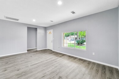 10314 Bretton Dr, Houston, TX 77016 - photo 5