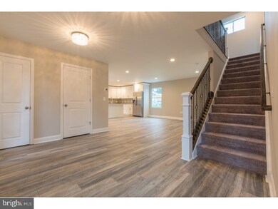 32 Rustleaf Ln, Levittown, PA 19055 - photo 3