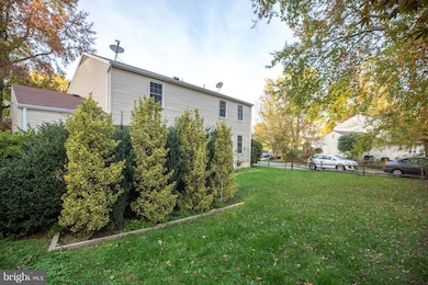 9913 Manet Rd, Burke, VA 22015 - photo 5