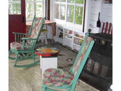 Living Room. Penty of time to play...