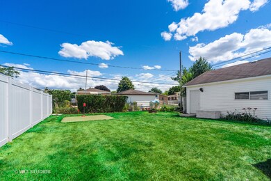 559 N Indiana St, Elmhurst, IL 60126 - photo 3