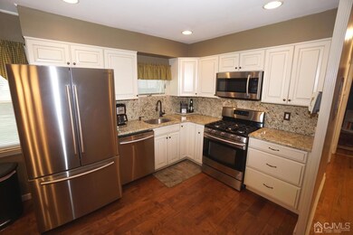 9 Shadowlawn Dr, Colonia, NJ 07067 - photo 6