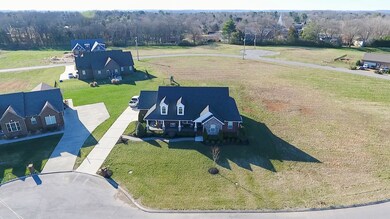 308 Honeysuckle Ln, Shelbyville, TN 37160 - photo 6