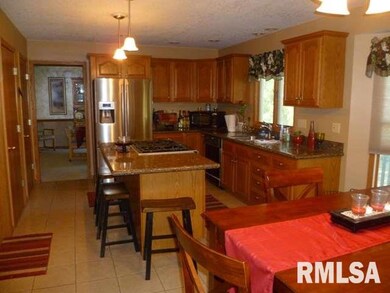 1106 W 46th St, Davenport, IA 52806 - photo 5
