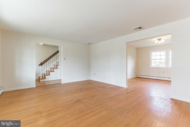 181 Fletcher Dr, Morrisville, PA 19067 - photo 6