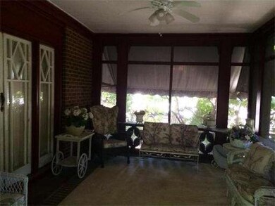 37 Sycamore St, Holyoke, MA 01040 - photo 5