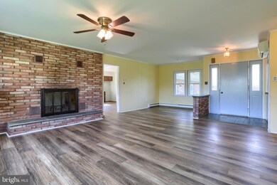 968 E Walnut St, Palmyra, PA 17078 - photo 3