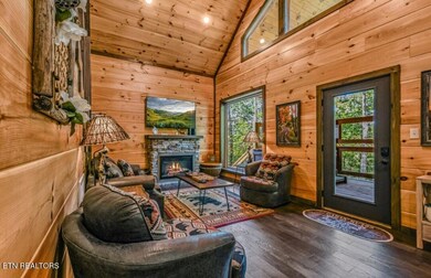 1215 Honeysuckle Lane - 6