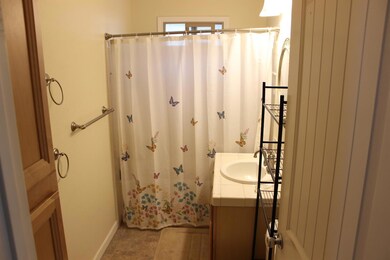 1126 SW Rogue River Ave, Grants Pass, OR 97526 - photo 5