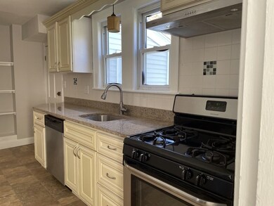 84 Cloverdale Rd unit 84-86, Newton Highlands, MA 02461 - photo 4