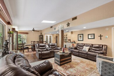 1808 Long Creek Ct, Granbury, TX 76049 - photo 5