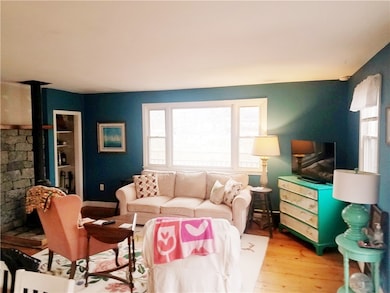 8 Katzman Place, Newport, RI 02840 - photo 4